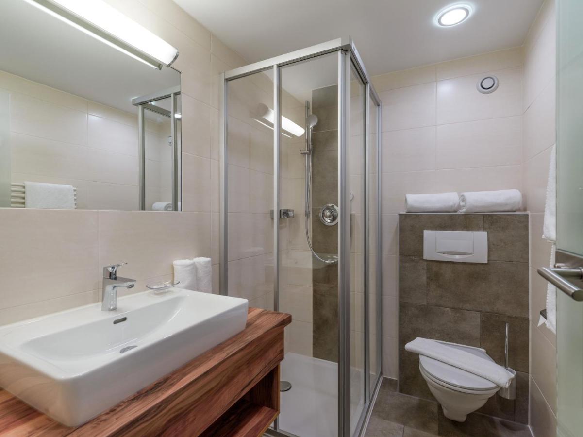 Hotel Koessler Тукс Екстериор снимка