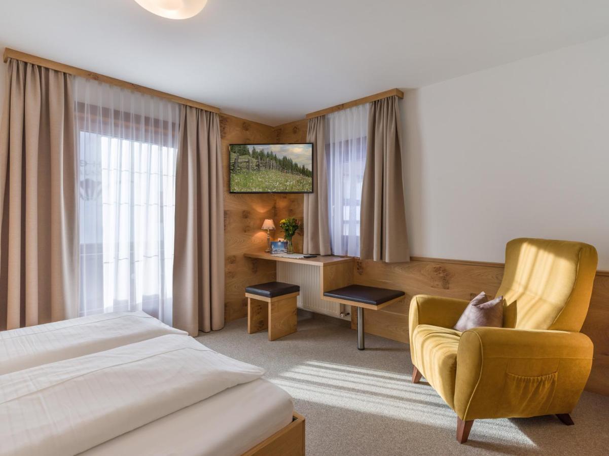 Hotel Koessler Тукс Екстериор снимка