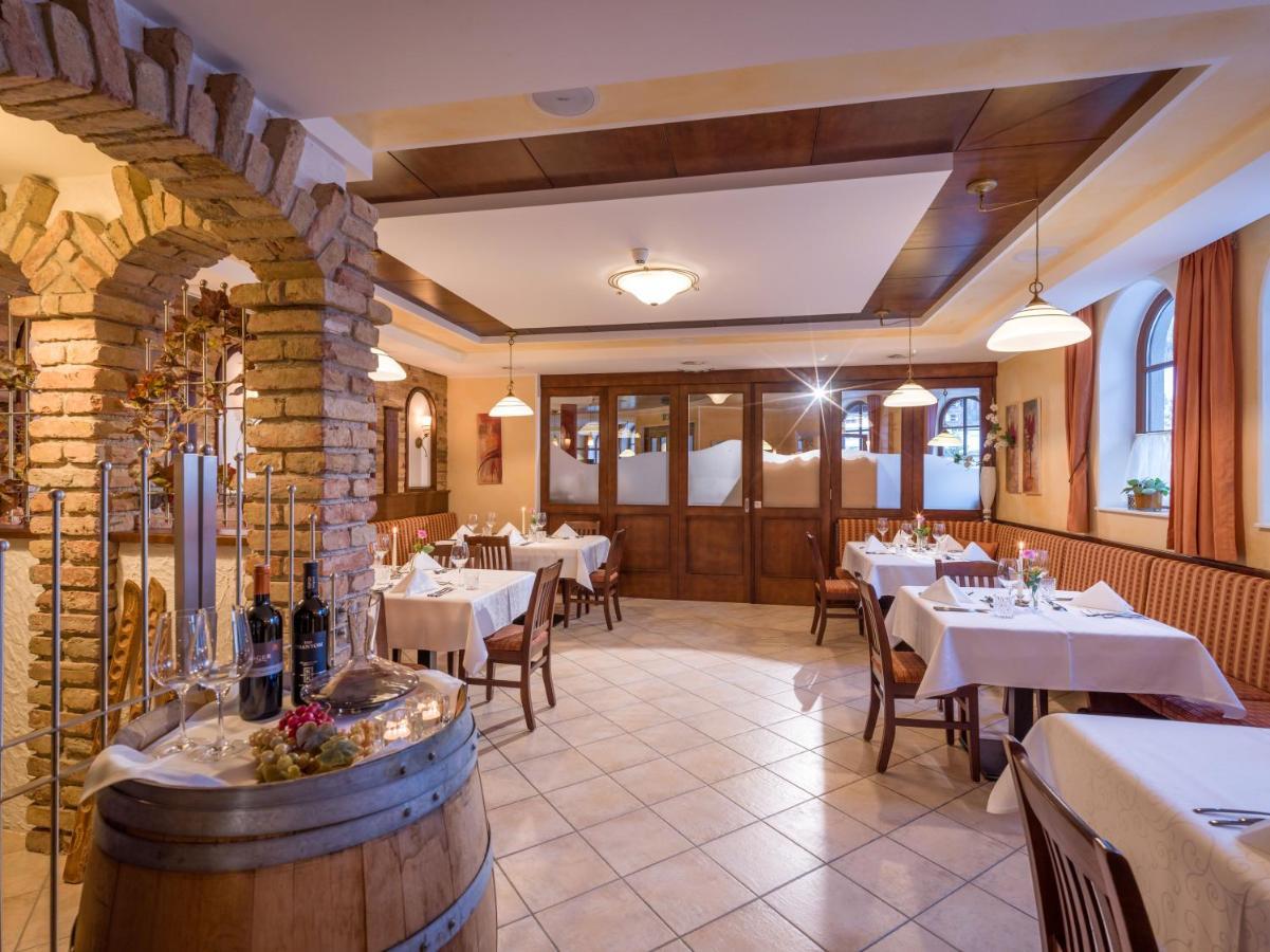 Hotel Koessler Тукс Екстериор снимка