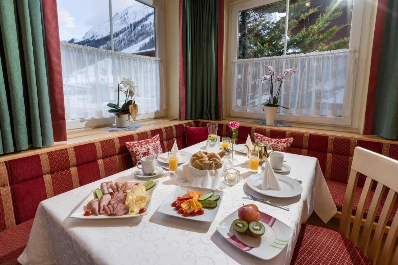 Hotel Koessler Тукс Екстериор снимка