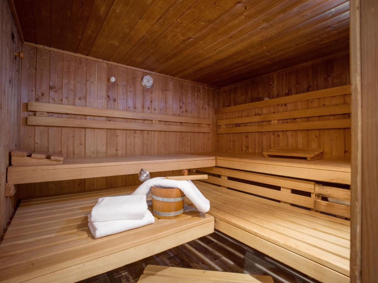 Hotel Koessler Тукс Екстериор снимка