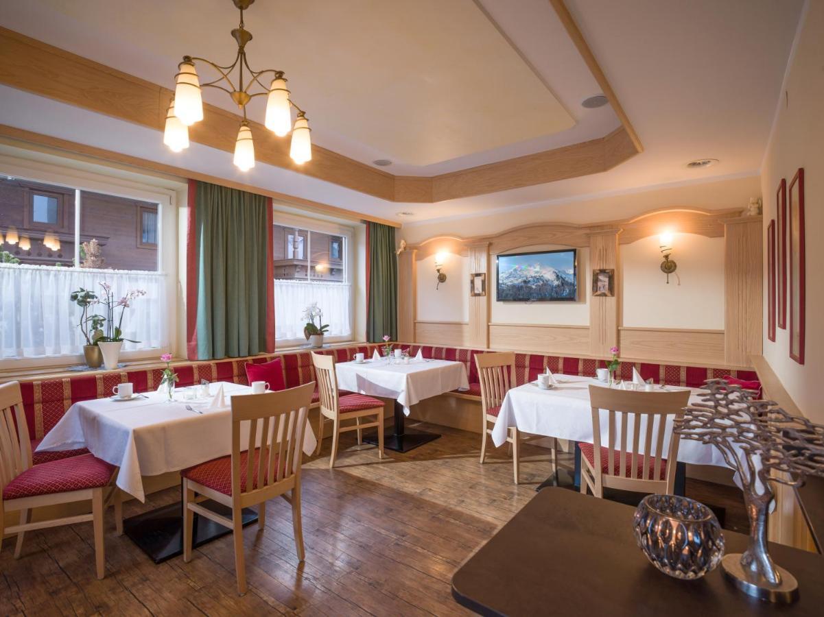 Hotel Koessler Тукс Екстериор снимка