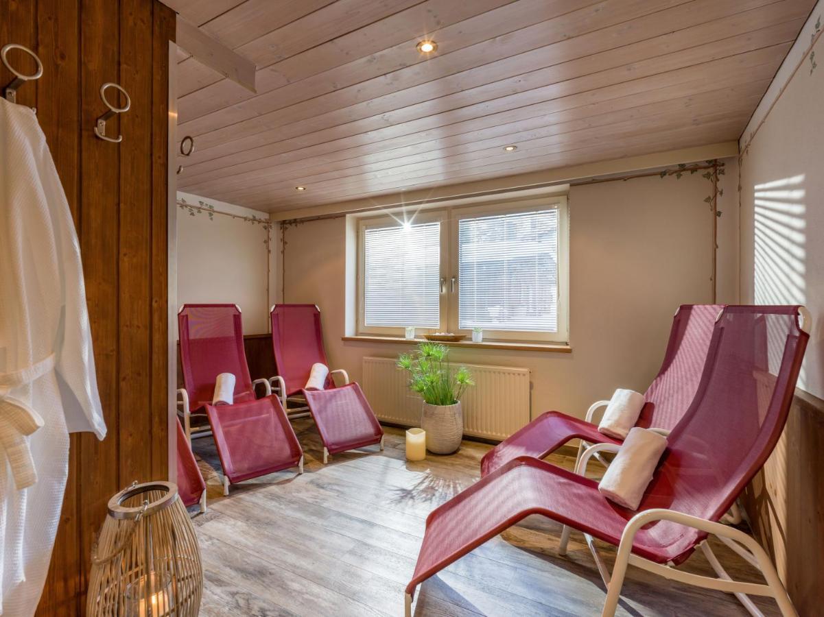 Hotel Koessler Тукс Екстериор снимка