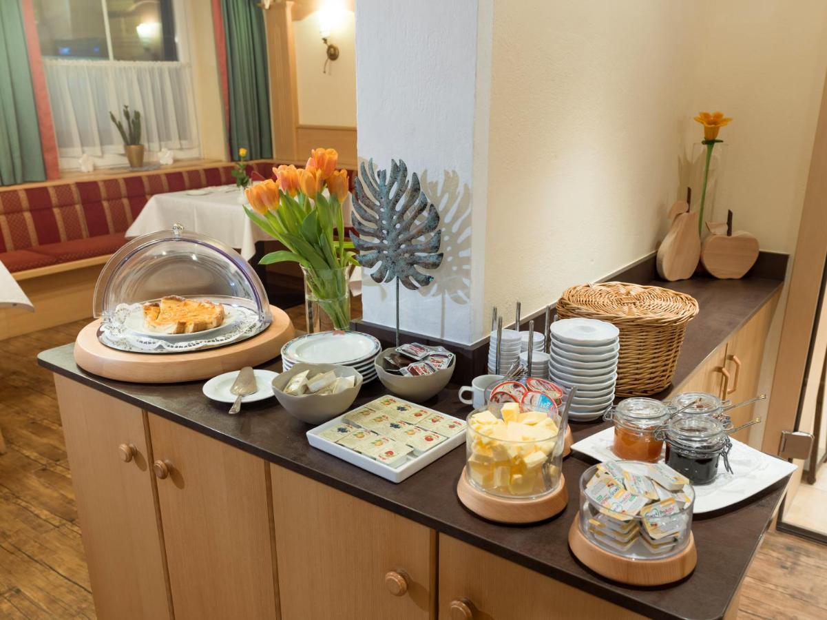 Hotel Koessler Тукс Екстериор снимка