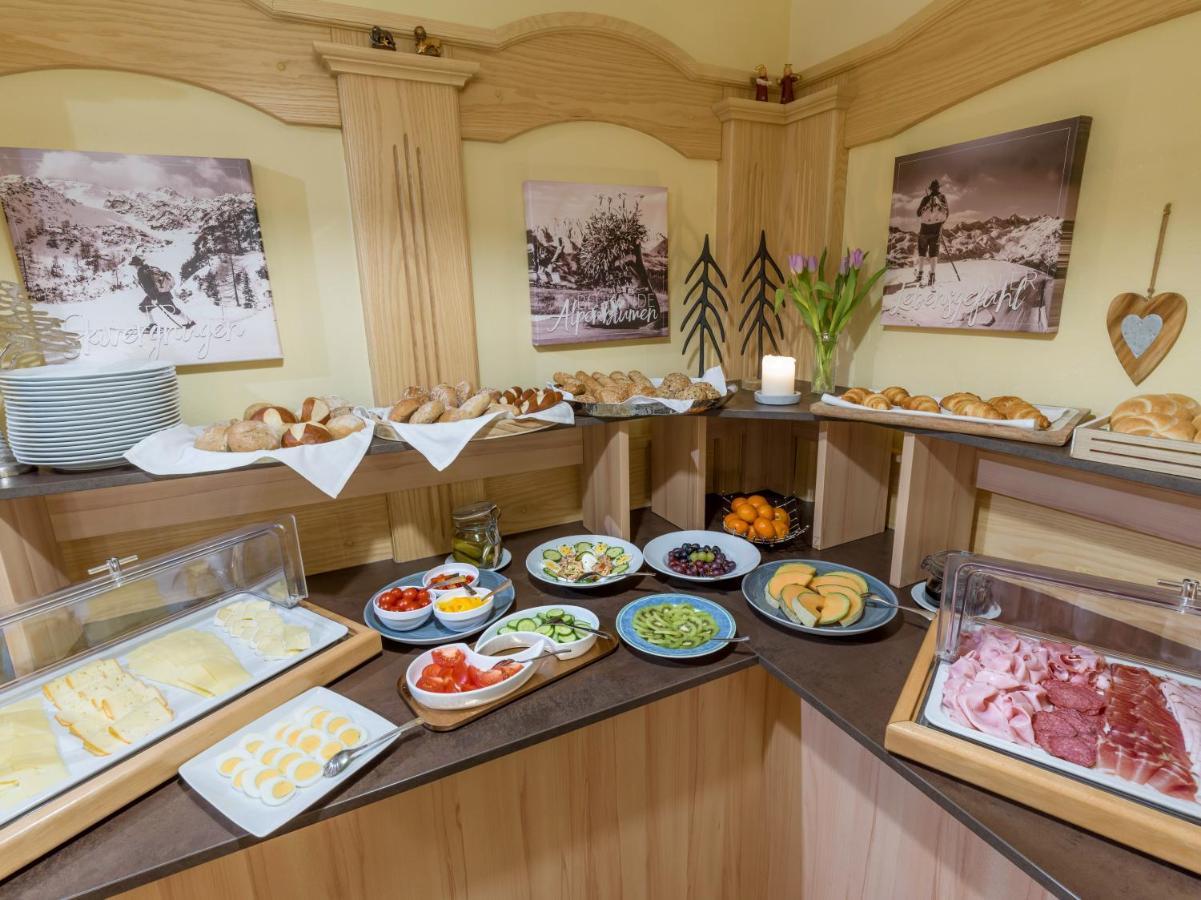 Hotel Koessler Тукс Екстериор снимка