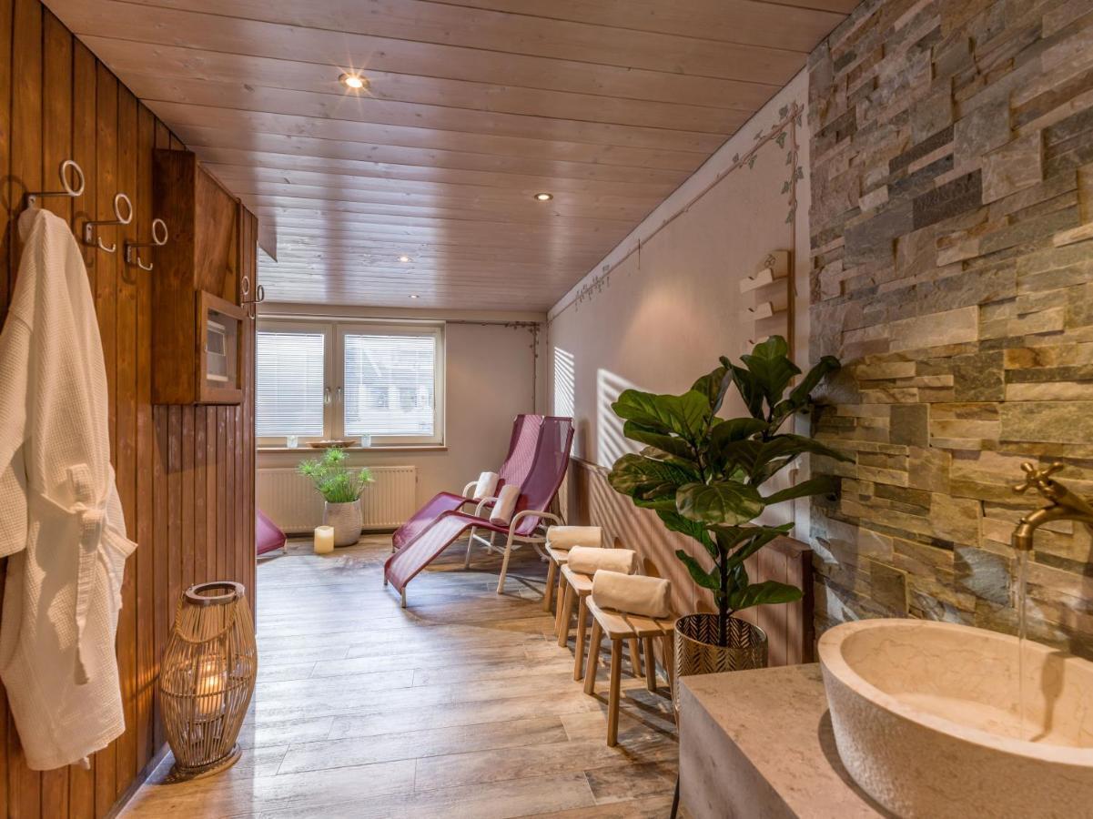 Hotel Koessler Тукс Екстериор снимка