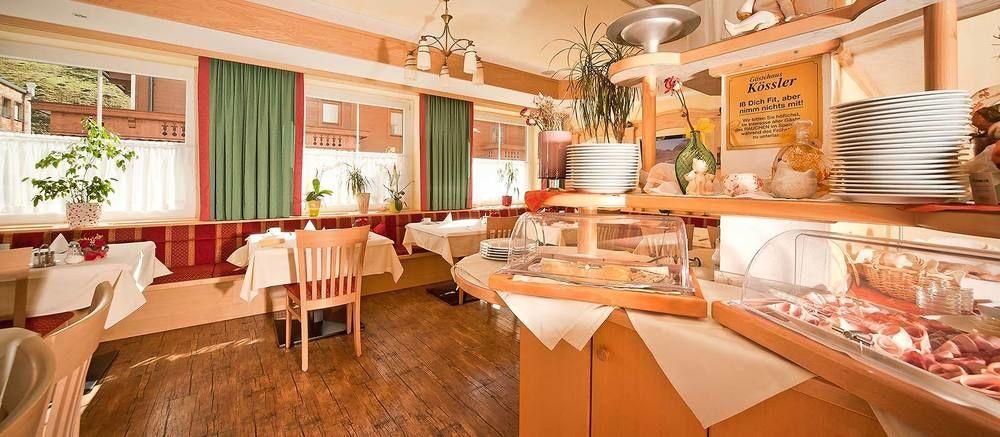 Hotel Koessler Тукс Екстериор снимка
