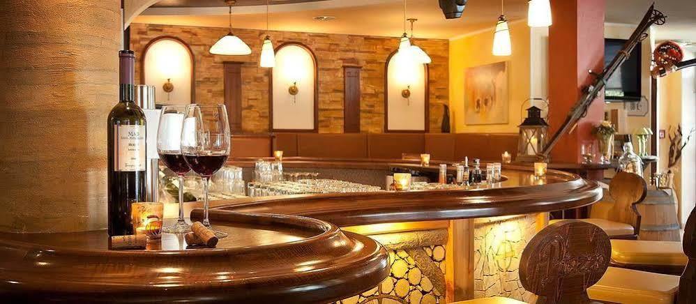 Hotel Koessler Тукс Екстериор снимка